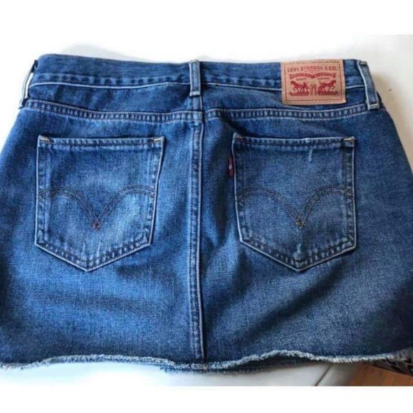 Levi's Cut-off denim jean skirt size 25 - Picture 2 of 3
